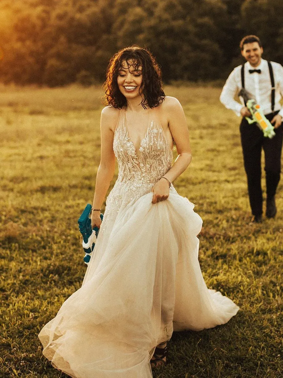 Amazing Halter Tulle Appliqued Beaded Backless Spangle A-line Wedding Dresses With Chapel Train WD393