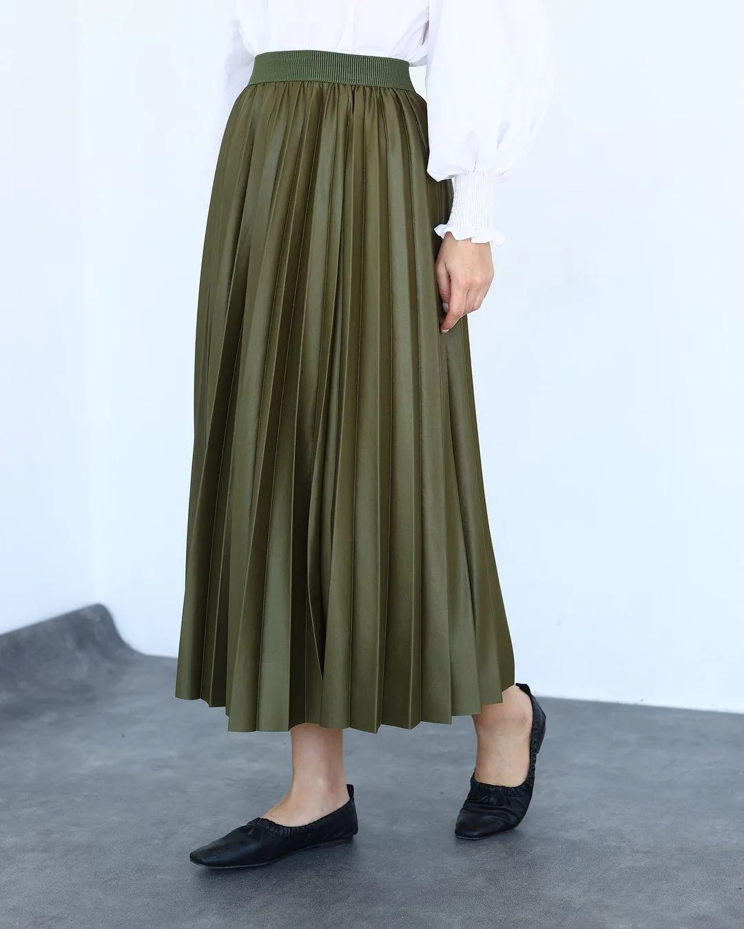 PLEAT LAD FAS SKIRT OLIVE GREEN 4203-01 HE