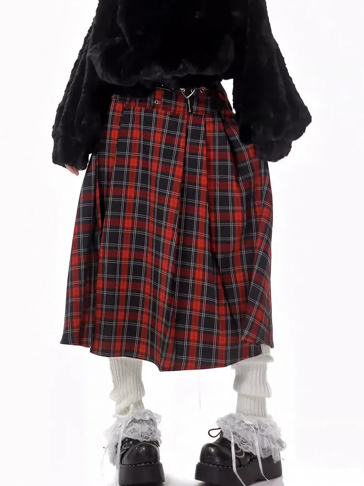 Red Heart Buckle Plaid Pleated Skirt