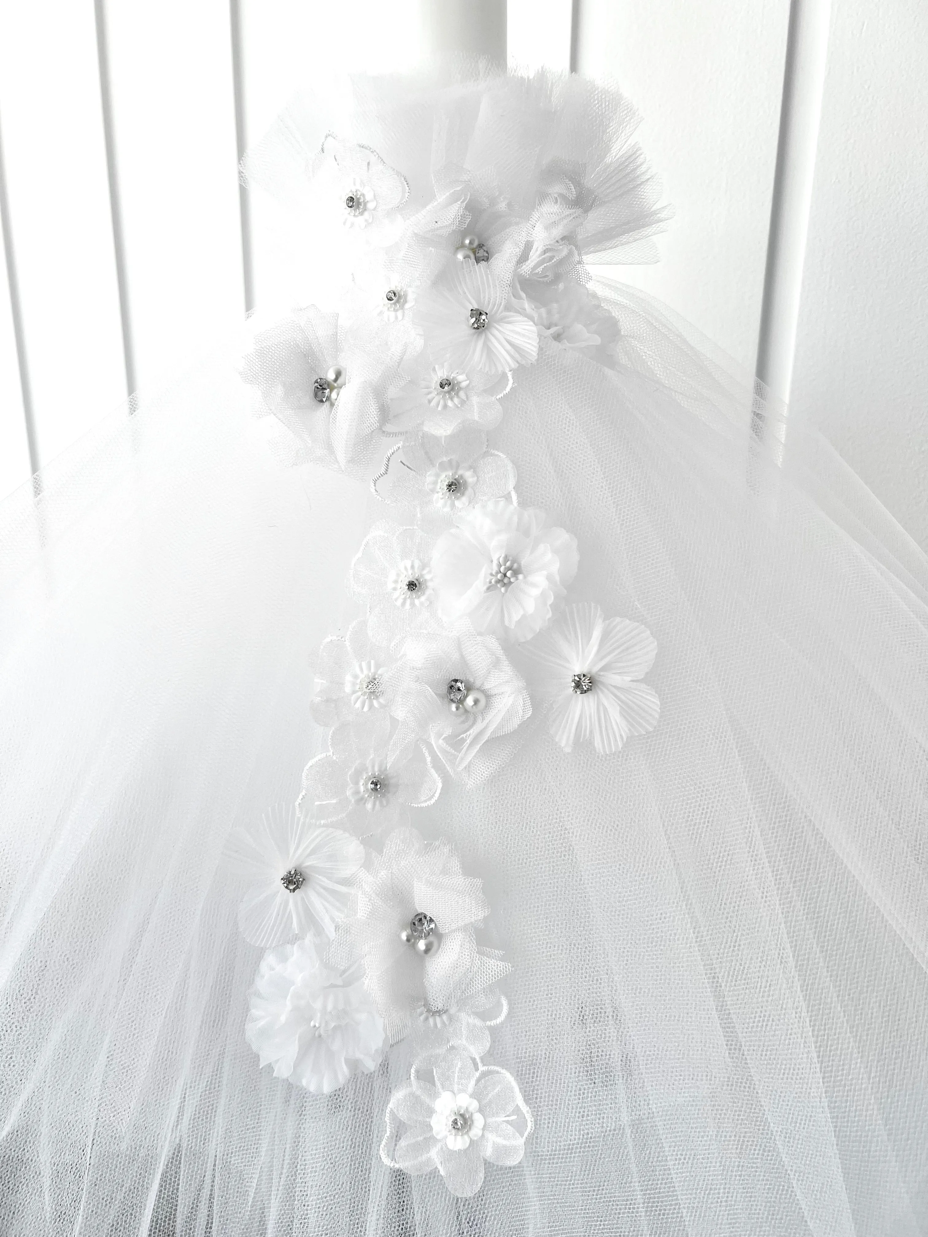 WHITE BLOSSOM